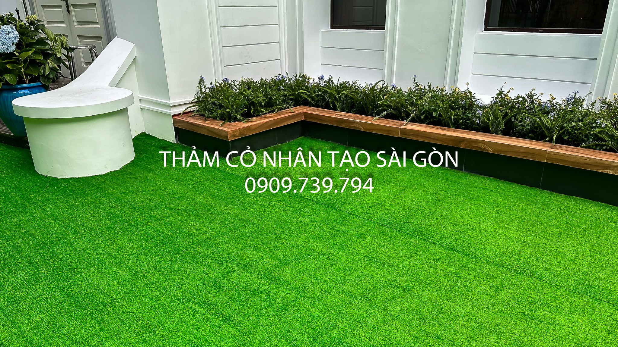 Thi Công Thảm Cỏ Nhân Tạo Sân Vườn Cho Biệt Thự Vinhomes Central Park Bình Thạnh, Hồ Chí Minh