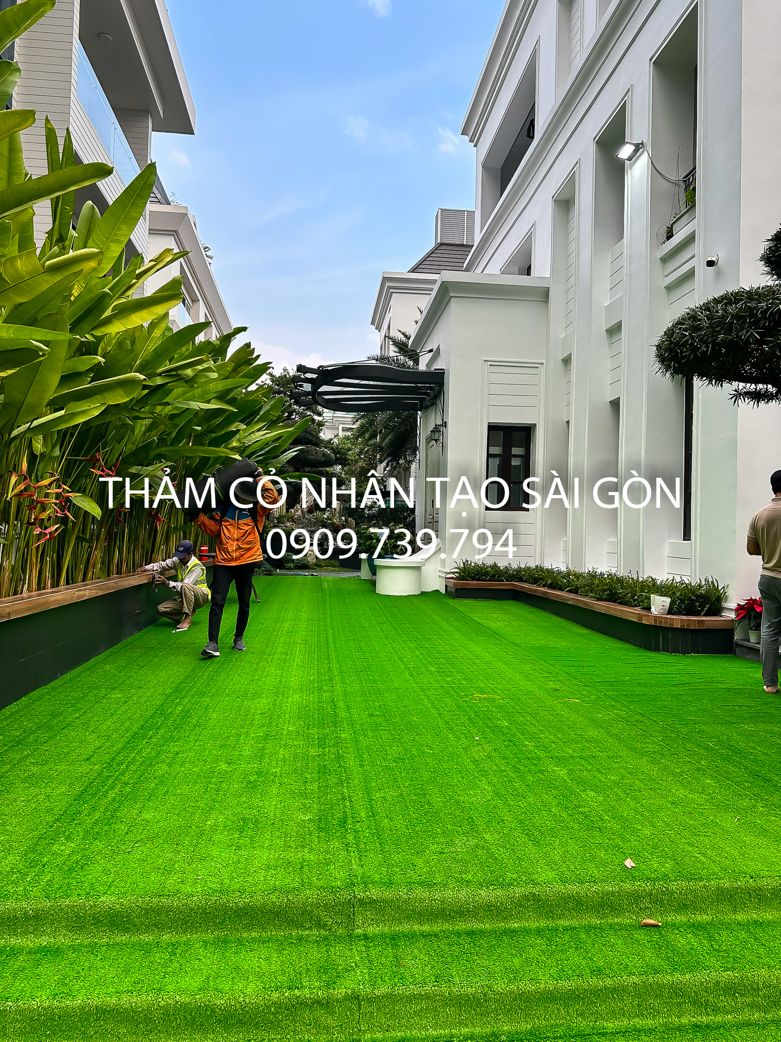 Thi Công Thảm Cỏ Nhân Tạo Sân Vườn Cho Biệt Thự Vinhomes Central Park Bình Thạnh, Hồ Chí Minh