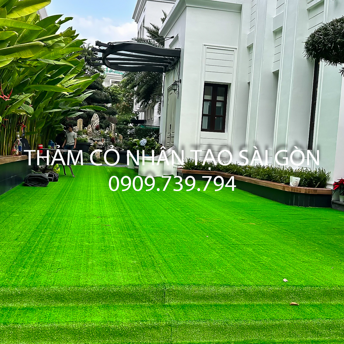 Thi Công Thảm Cỏ Nhân Tạo Sân Vườn Cho Biệt Thự Vinhomes Central Park Bình Thạnh, Hồ Chí Minh