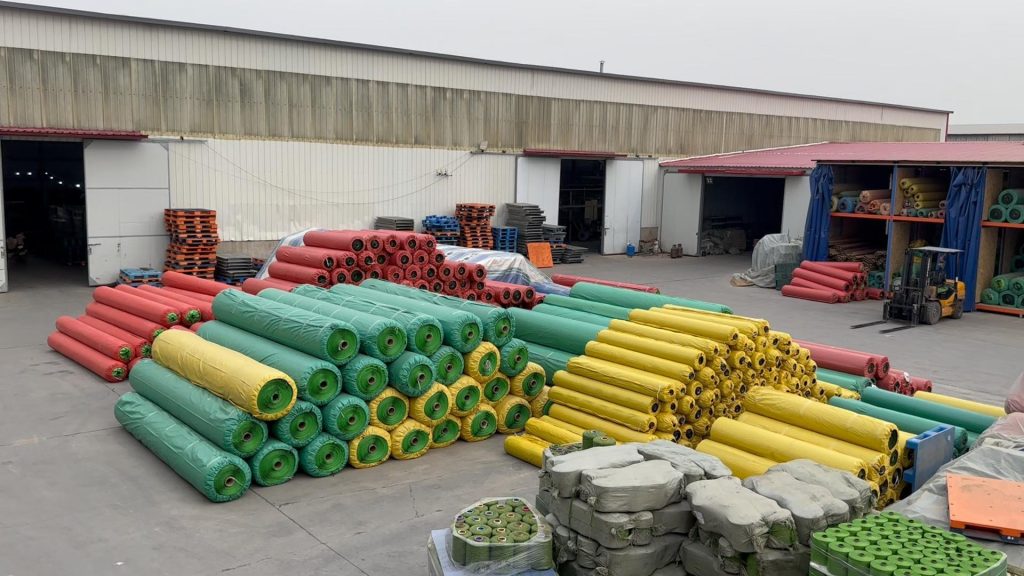 noi mua ban tham co nhan tao san vuon gia re tai sai gon 2